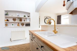 Kitchen- click for photo gallery